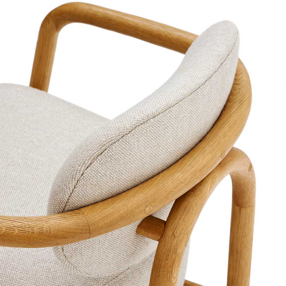 Hochmoderner Sessel Altabeticas in Beige und Eiche im Skandi Design