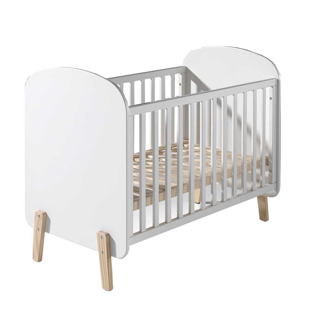 Babyzimmer Komplettset Iliana in Kieferfarben und Weiß (vierteilig)