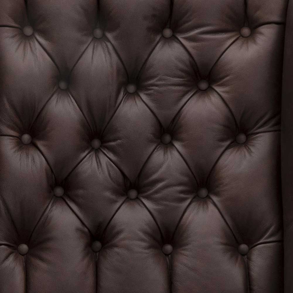 Chesterfield Look Ledersessel Jesticas mit Ohren - Vierfußgestell aus Holz