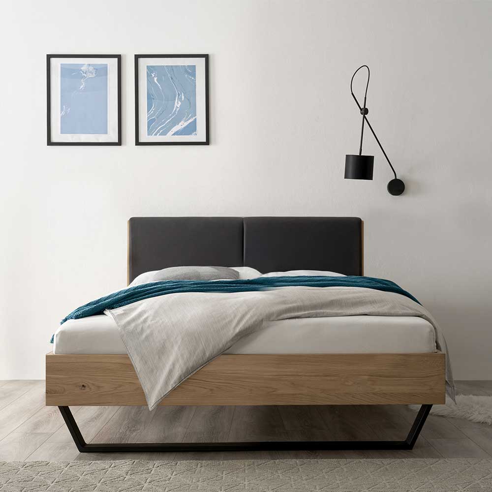 Breites Bett Renato aus Massivholz in modernem Design