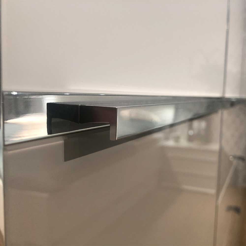 Bicolor Kleiderschrank Latina Front glasbeschichtet mit fünf Schubladen